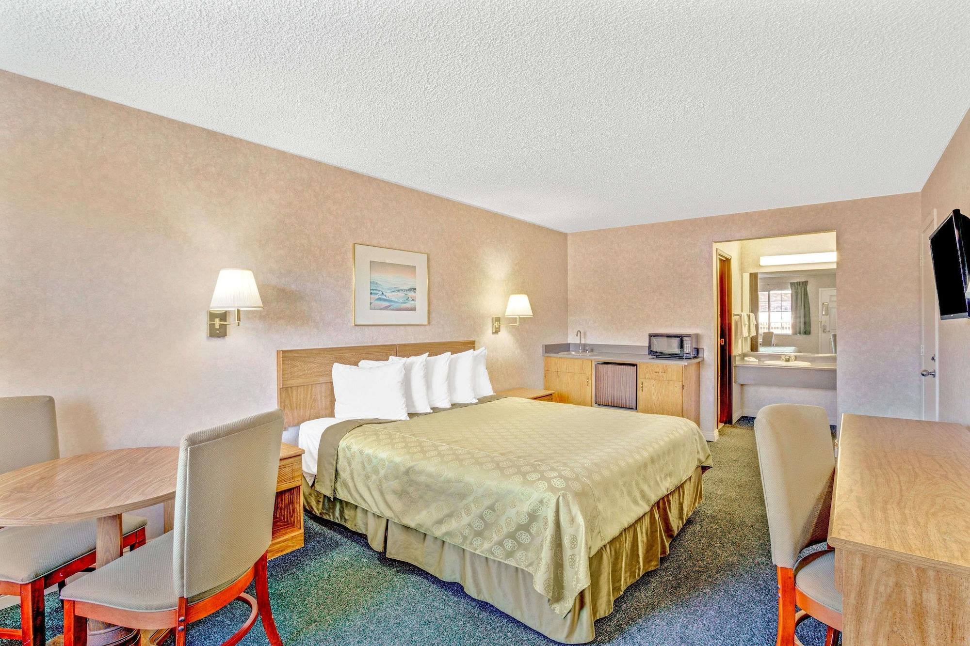 Days Inn By Wyndham Карсон-Сити Экстерьер фото
