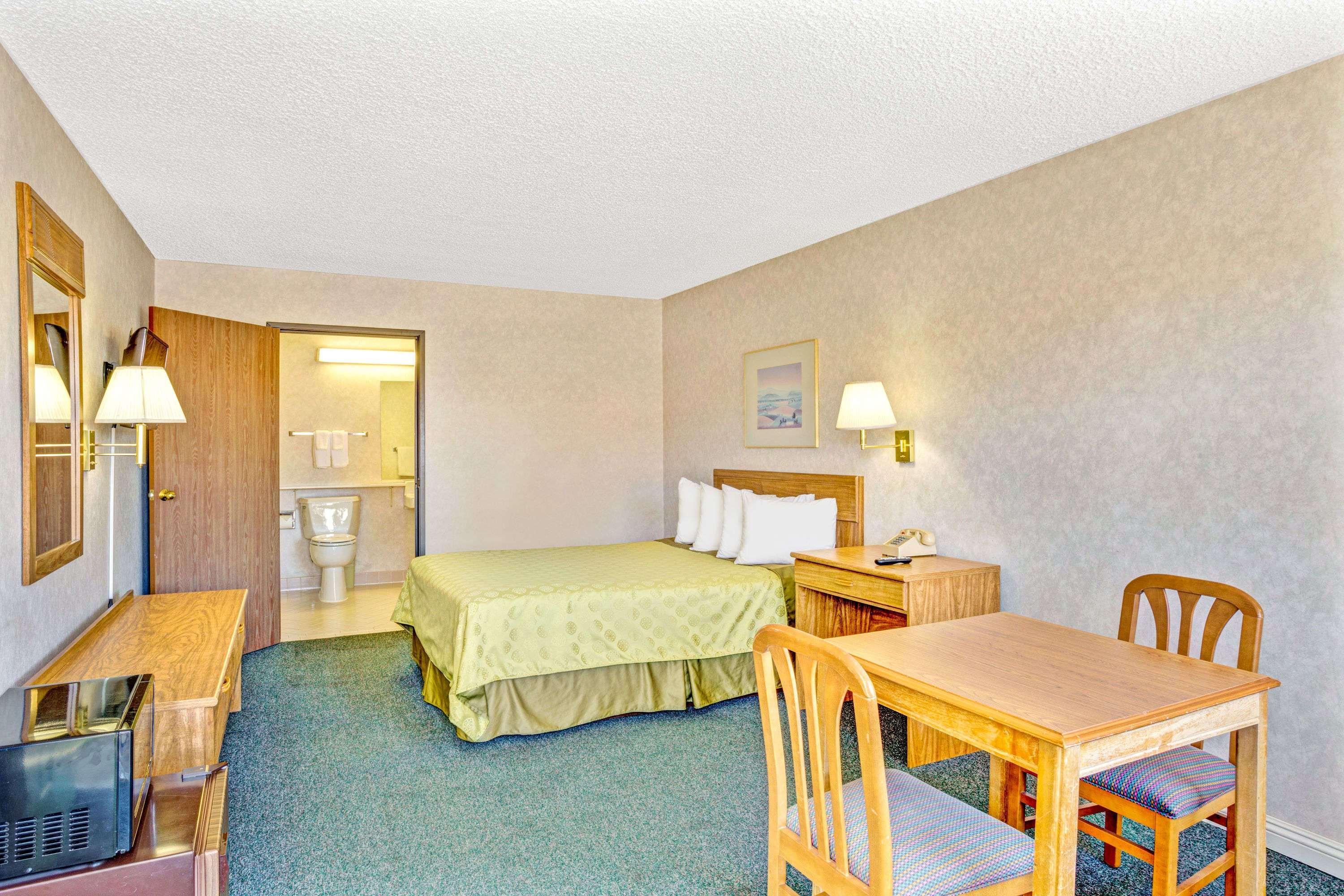 Days Inn By Wyndham Карсон-Сити Экстерьер фото